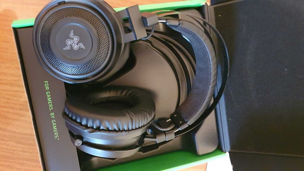 Casti gaming razer nari wireless