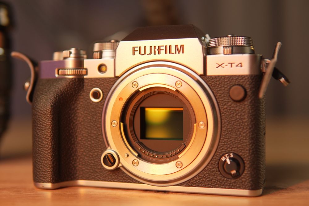 Продам камеру Fujifilm X-T4