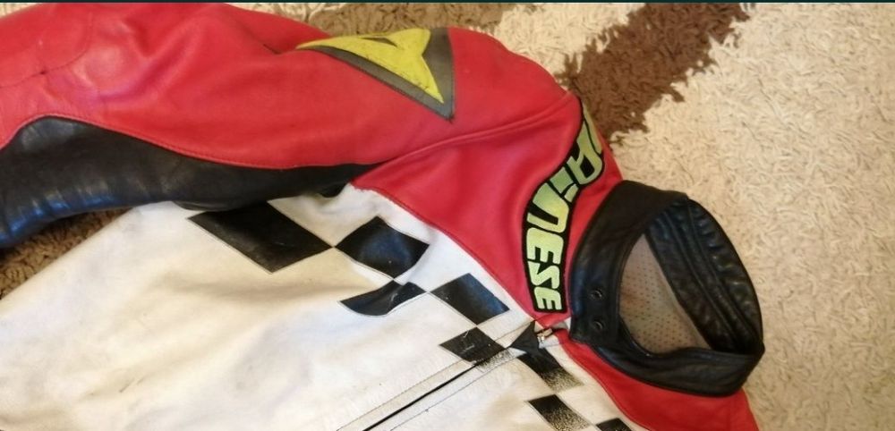 Costumul moto piele Dainese