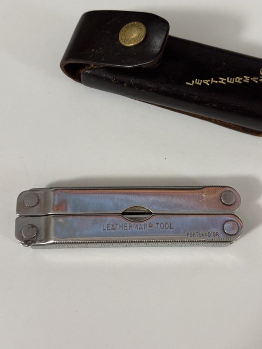 Leatherman cu husa