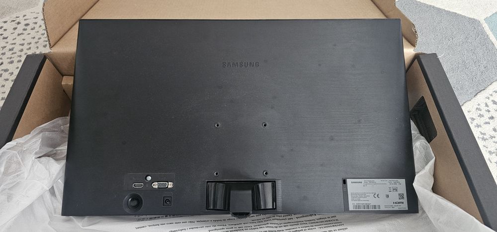 Monitor Samsung 24 inchi