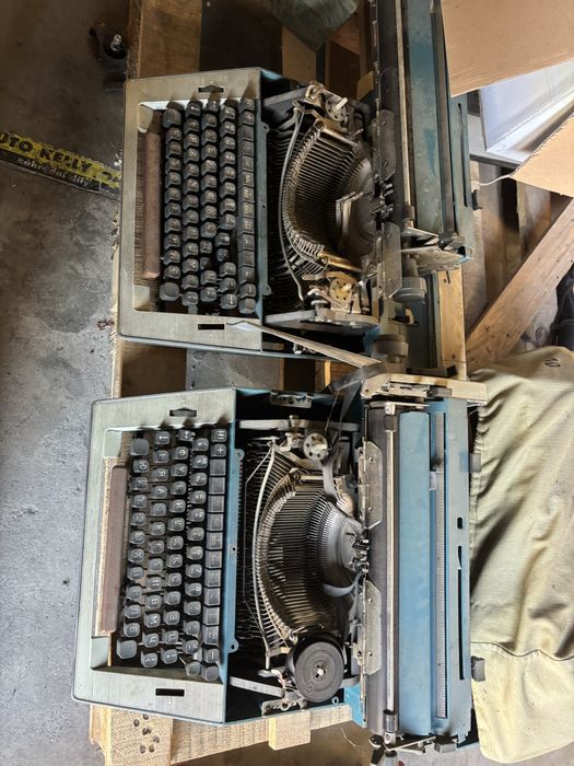 Продавам немски пишещи машини