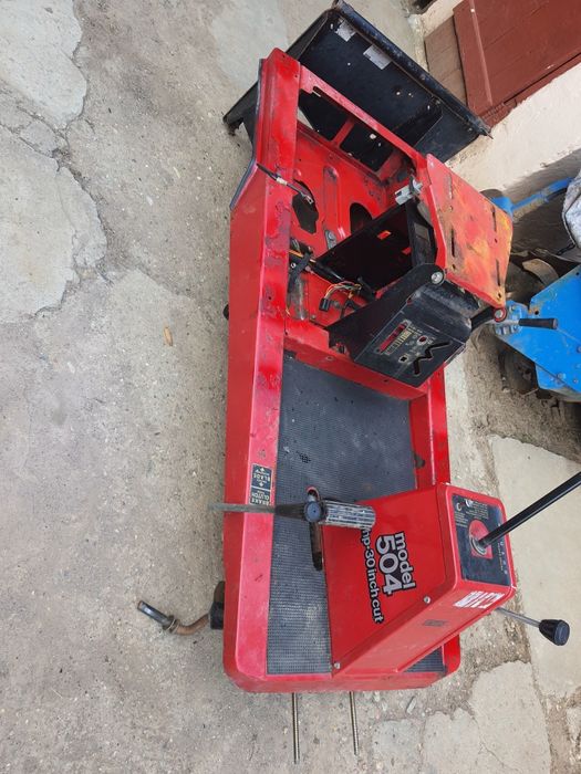 Carcasa șasiu provenit de pe un tractoras de gazon marca MTD
Foarte re