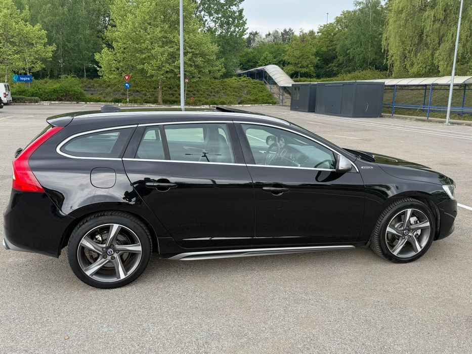 Volvo V60 //R-DESIGN// 2.4 Diesel D6 4x4 //PLUG IN HYBRID