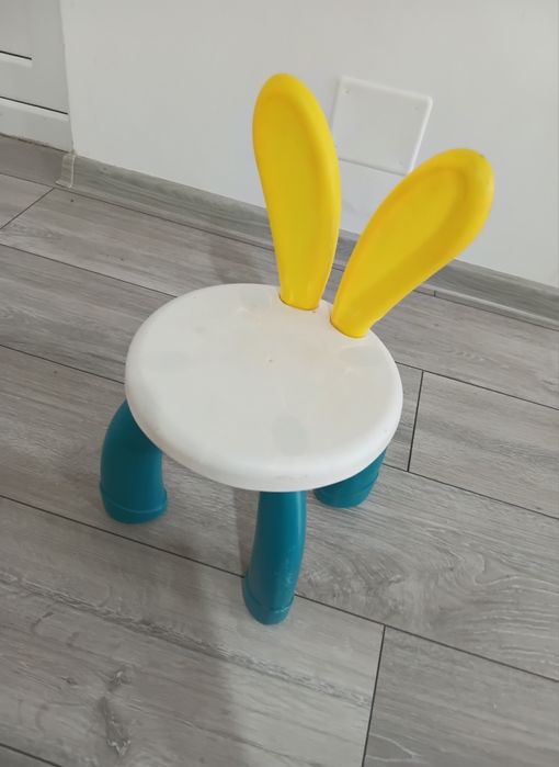 Vînd plușurii+jucării/  și un scăunel pn copii