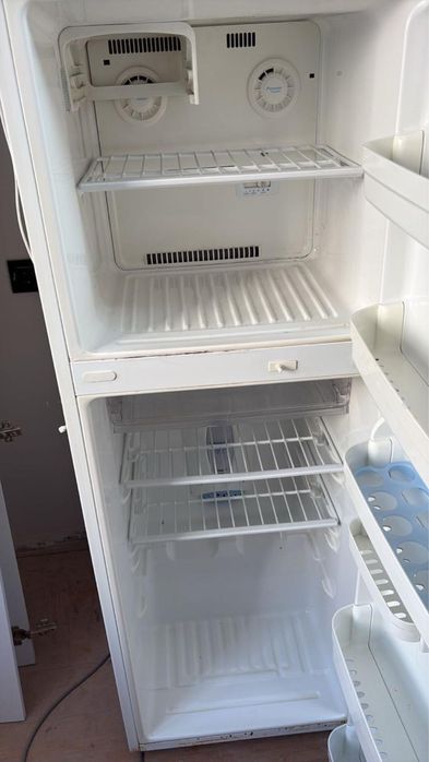 Срочно продам Холодильник