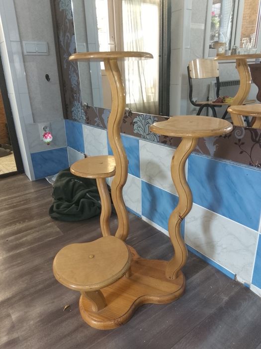 Продам стойку по цветы