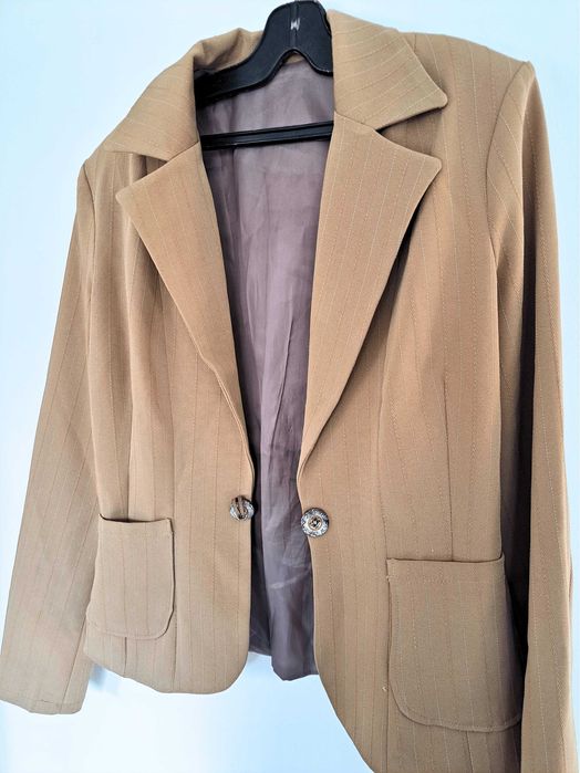 Комплект сако и панталон