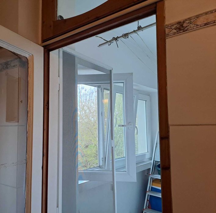 Apartament 3 camere decomandat, 74 mp, etaj 2, central – Bd. 1 Mai Ciuperca (M-uri), mobilat complet