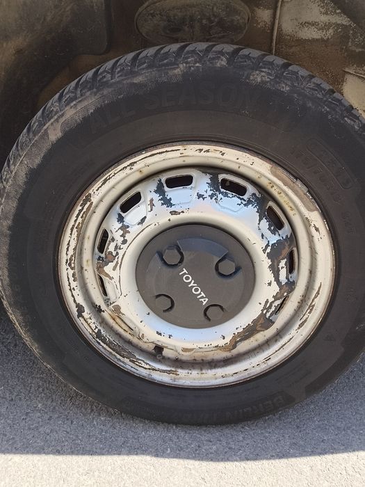 Toyota Corolla ee90 Xli 1.3i 75коня 2E-E 1990г.
двигател - 1.3i 75коня