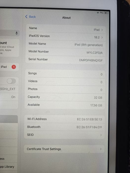 Ipad 8 с химикалка, rosegold в отлично състояние