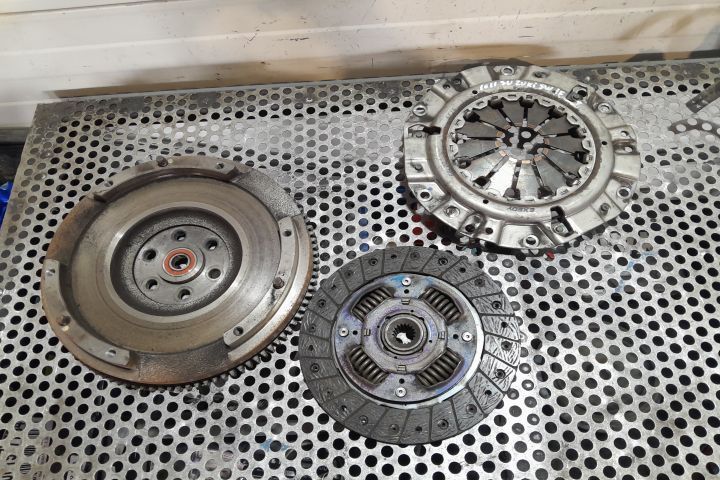 Kit ambreiaj Suzuki Swift 4 [2010 - 2015] Hatchback 5-usi 1.2 MT (94