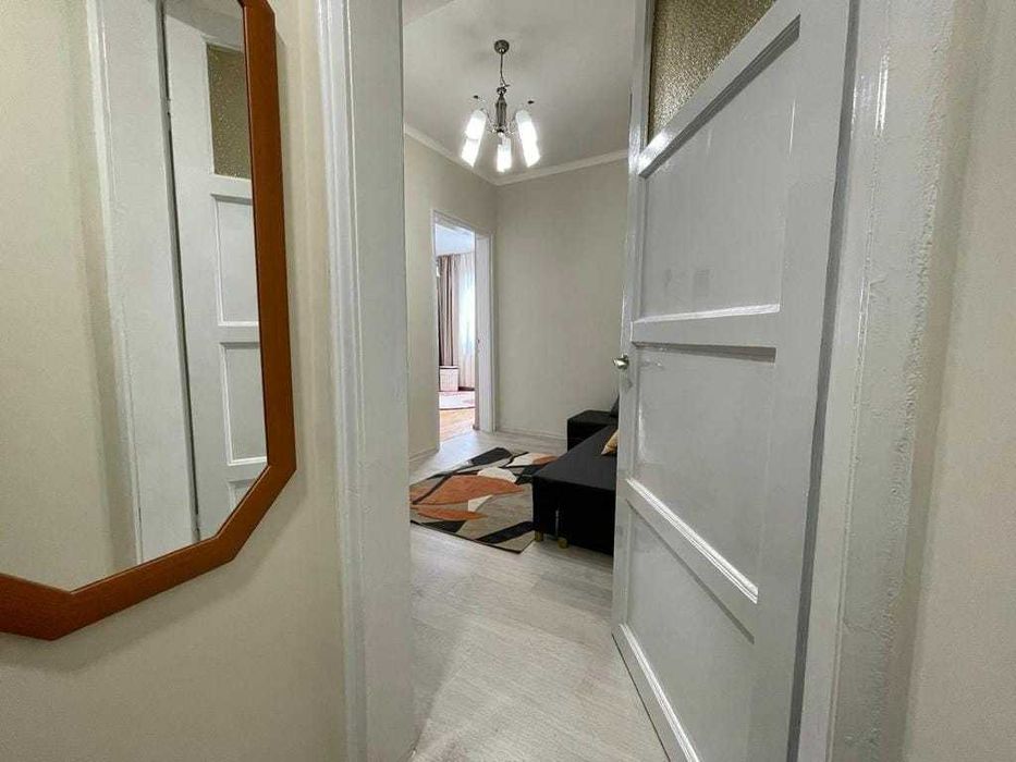 Дава се под наем Двустаен апартамент в София, Център - 67 кв.м за 475 € - Снимка #2