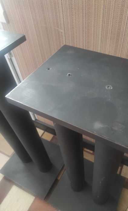 Подставки под акустику