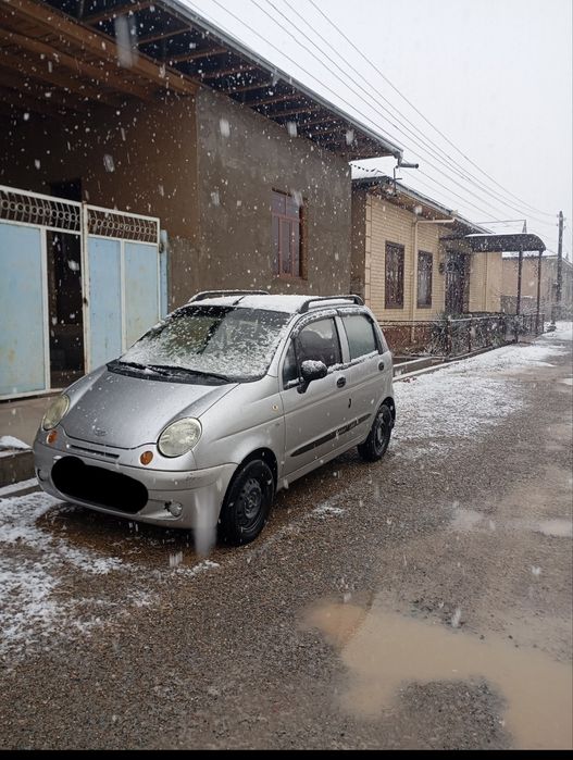 Matiz  yili 2002   benzin.  Moshina yaxshi.   Naxt pulga sotiladi.