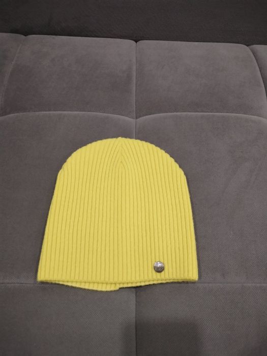 Продам женскую шапку