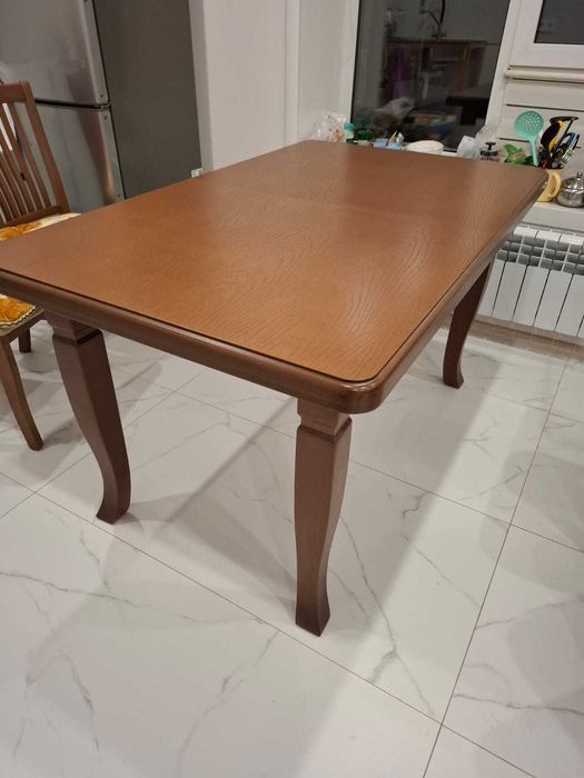 Продам обеденный кухонный стол