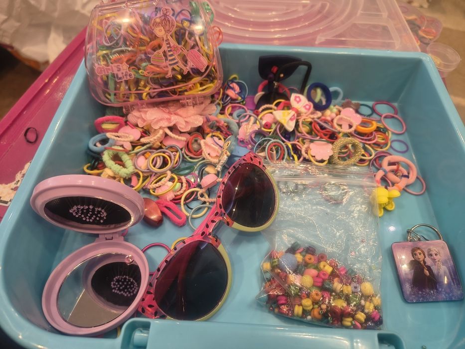 Кутия с различни ластички