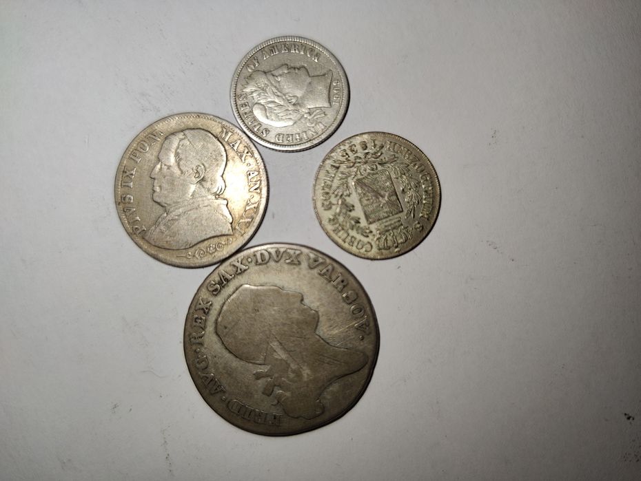 Vând monezi vechi din argint