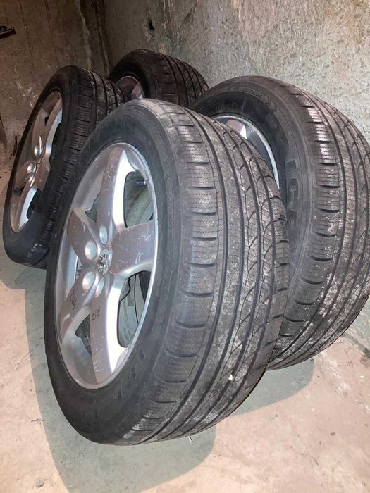 Vând roti de iarna pe 17