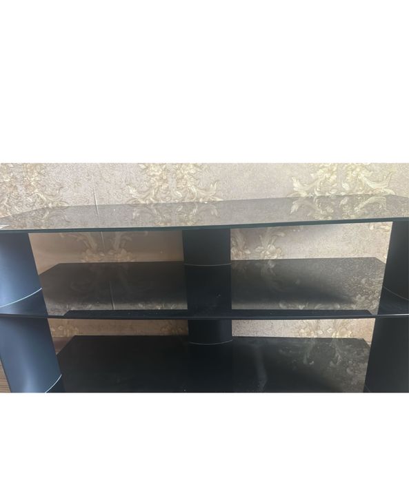 Продам гордины и стекляный стол