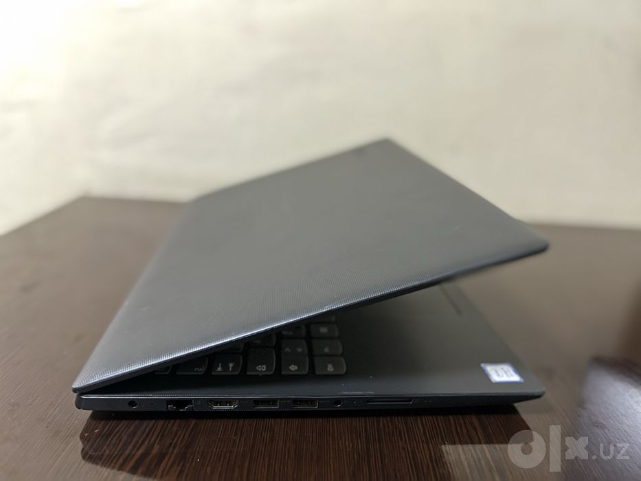 Lenova Core i3 8 pokaleniya SSD 256GB