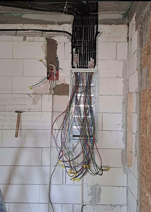 Execut lucrari de instalatii electrice/supraveghere video/smart home/etc - Jud. Hunedoara
