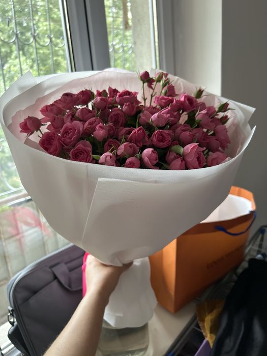 Продам букет спрей роз
