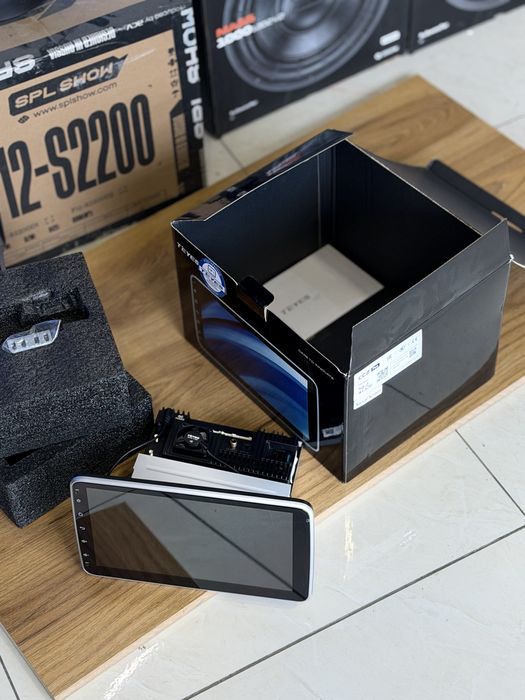 Б/у Teyes CC2 Plus 10.2 дйюм 4/32 1дин вариант