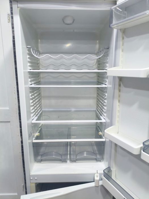 Продам холодильник ATLANT, 2 метра.