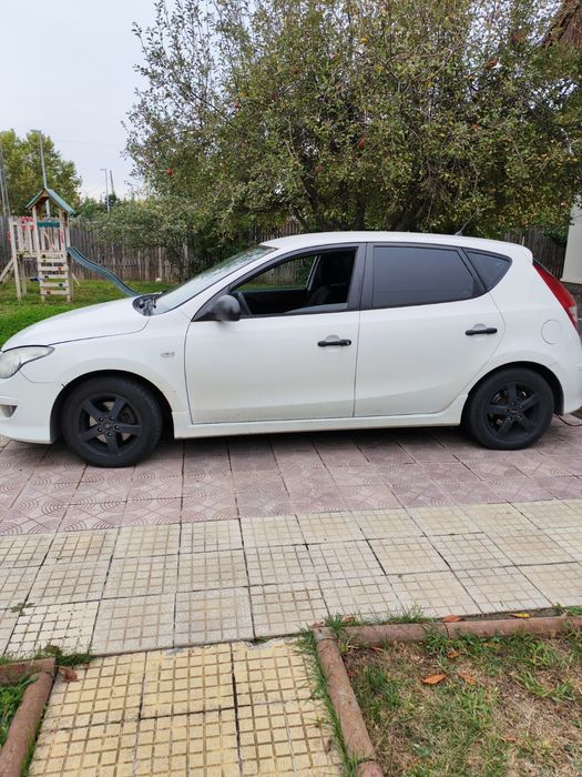 HYUNDAI i30 2011 — imagine 2