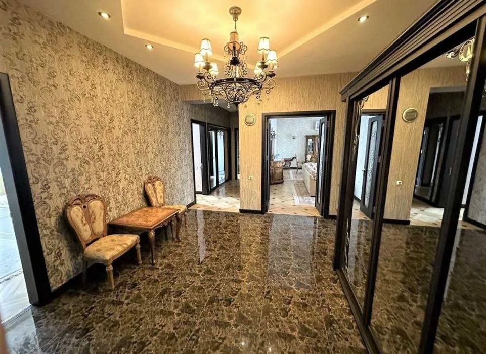 Улица Саид л Барака Центр 4х комн 3 спальня 2 -ванная метро Ойбек