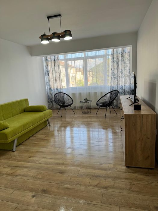 Inchiriez apartament