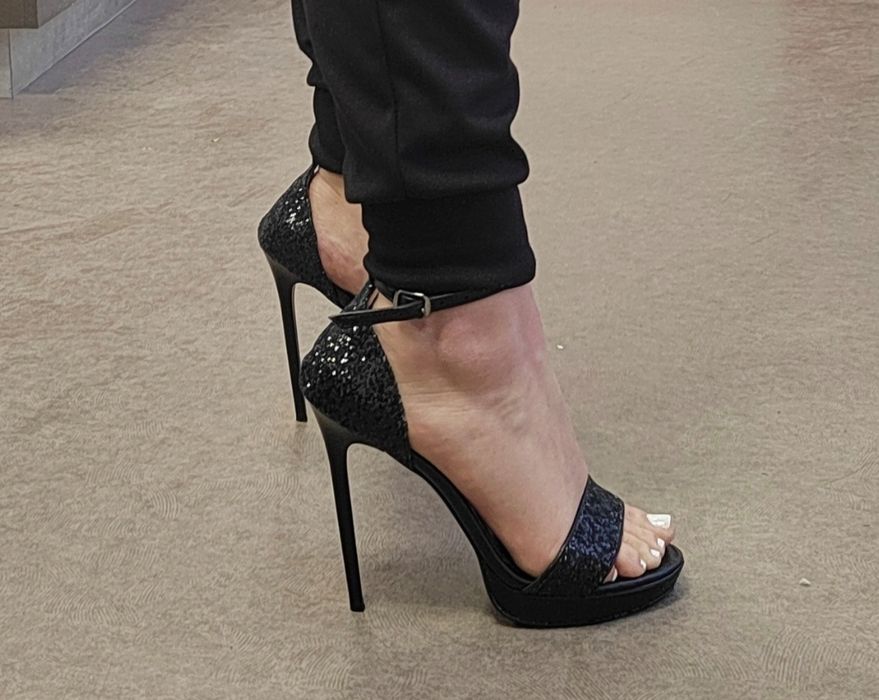 Черни официални сандали