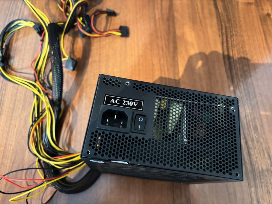 Блок питания компьютер и клавитура