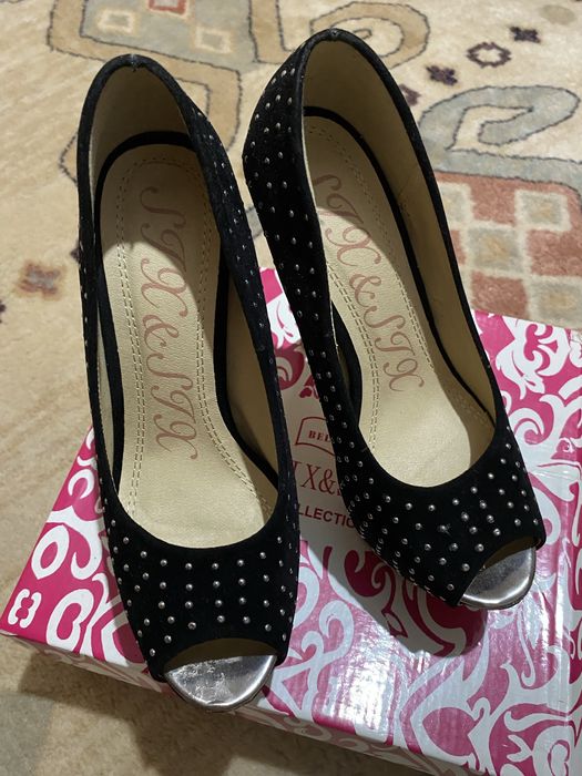 Чисто нови обувки 39 номер