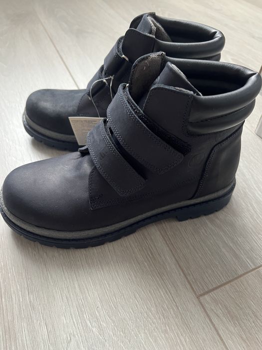 Продам ботинки