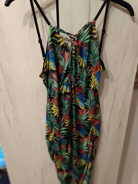 Невероятно красива рокля AVIN , М номер