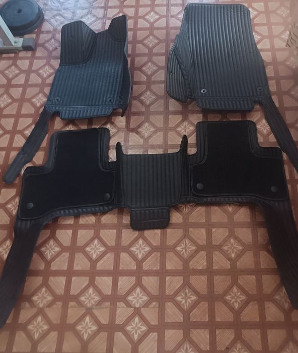 Продам Эва коврики (3D) на Land Cruiser 200