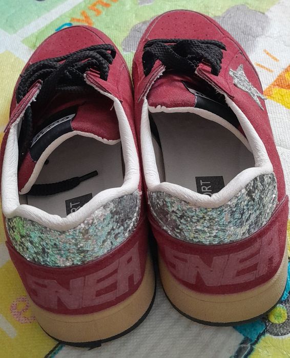 Женский кроссовка 3000 тг