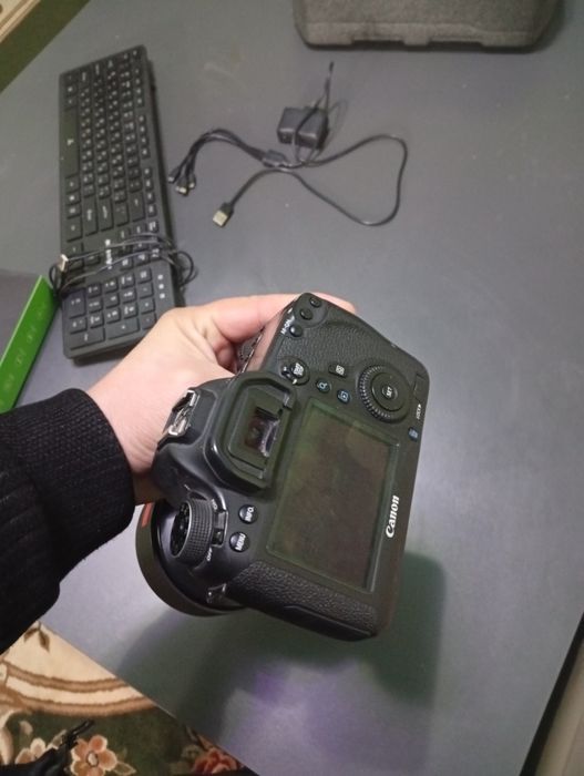 Canon eos 6d sotiladi