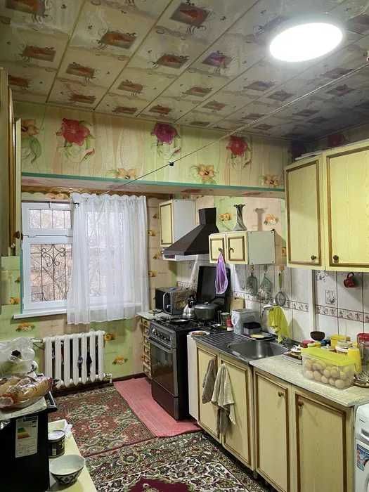 Продаю квартиру 3/5/5 учтепа 24 квартал.