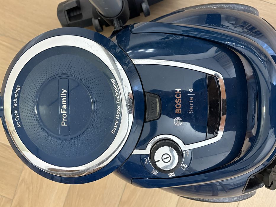 Пылесос Bosch BGS41FAM синий