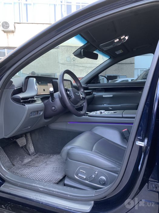 Genesis G90 Premium