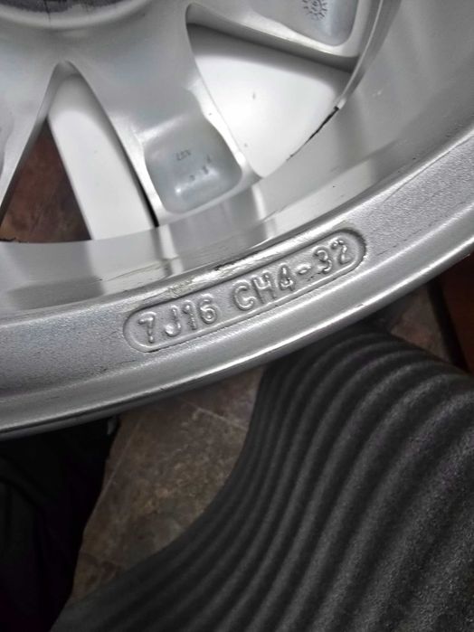 16 цола Peugeot 4x108 алуминиеви джанти комплект