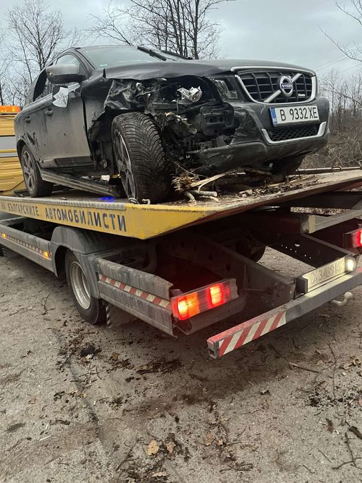 Продавам Volvo Xc60 D4 AWD 2012 година  за части цена по договаряне