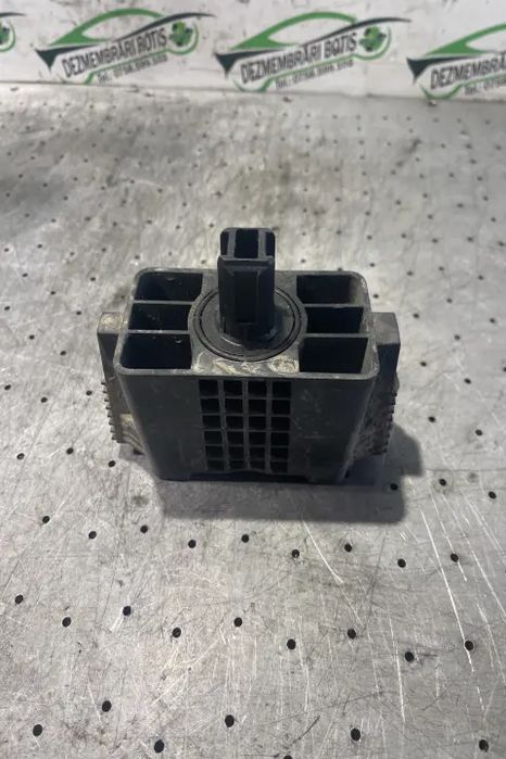 Suport prag pentru cric spate dreapta A 167 698 40 00 Mercedes-Benz