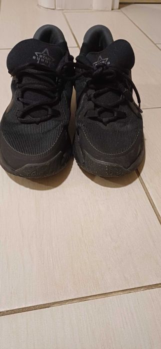 Adidasi Nike marimea 39