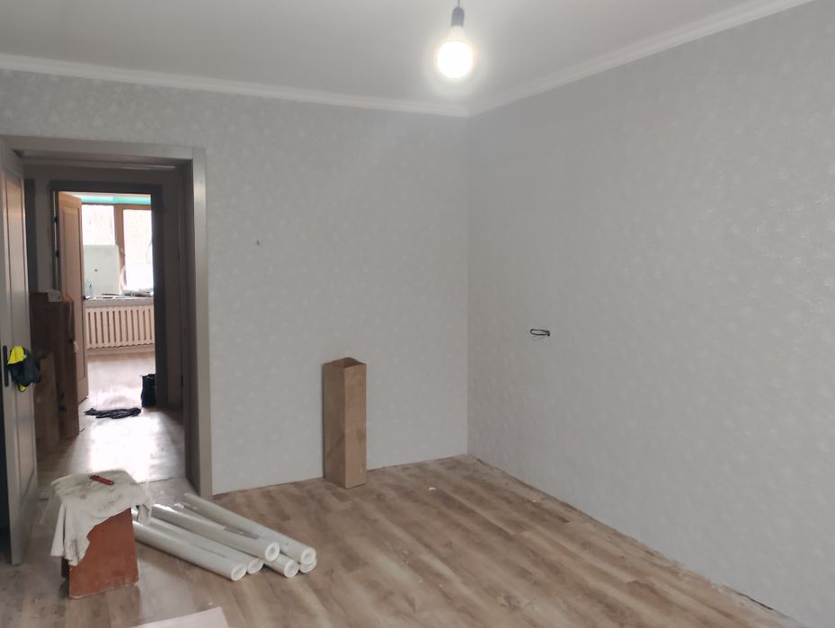 Поклейка обоев.Левкас под обои. Галтели. .