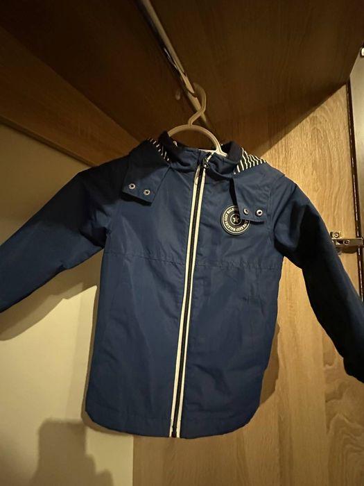 Куртка брендовая легенькая